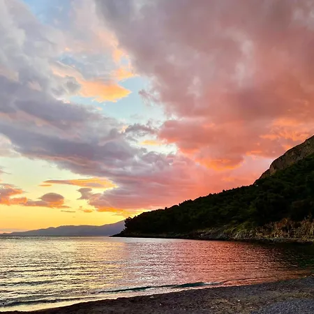 Hébergement de vacances With Breathtaking Sea View *