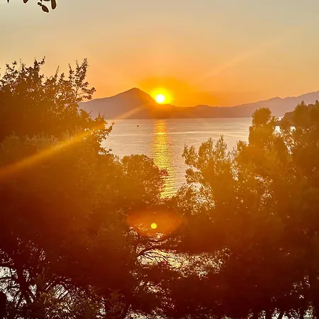 With Breathtaking Sea View *